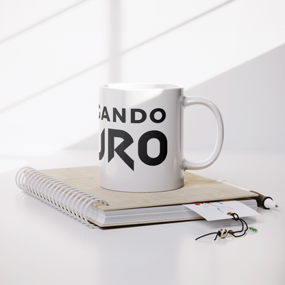 Taza_-_Descargando_Futuro_Lifestyle_Notebook_Mockup.png